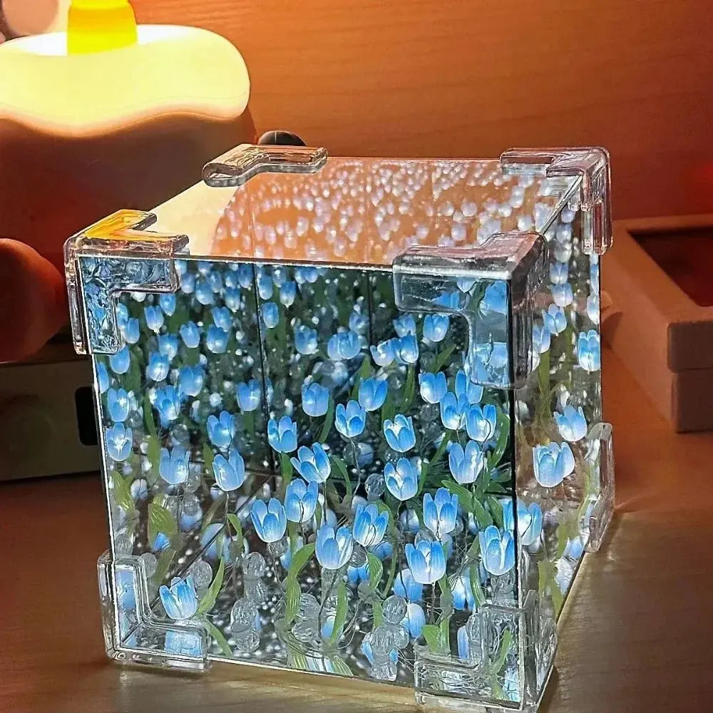 Tulip Mirror Cube Lamp - House Flexa