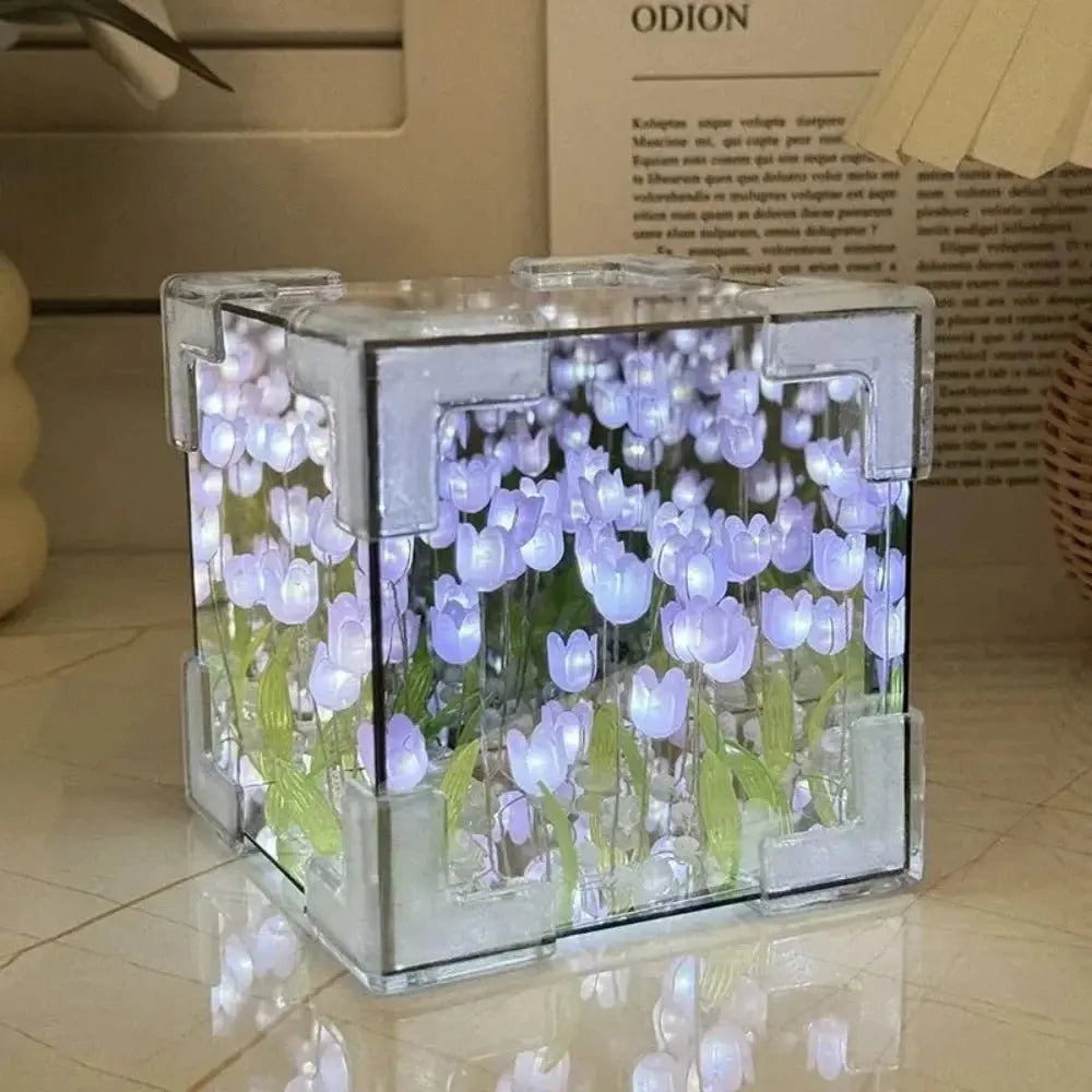 Tulip Mirror Cube Lamp - House Flexa